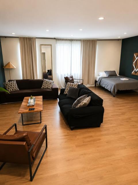 Spacious 2BR for 8 4 Beds WD Near Downtown