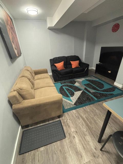 Cute Highlandpark (Lower A Unit)