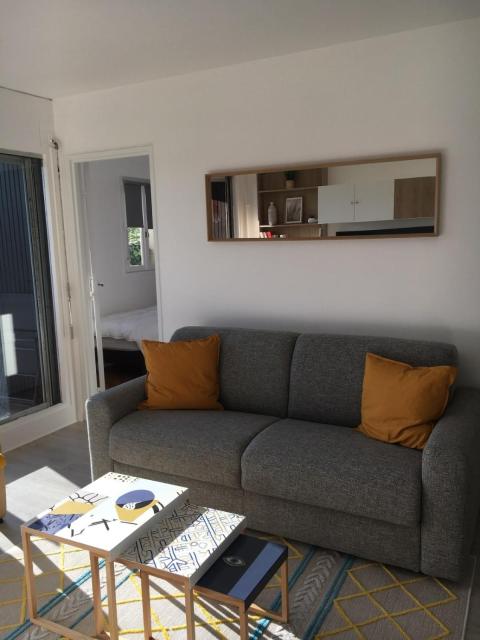 Beautiful Apartment With Gardenlk