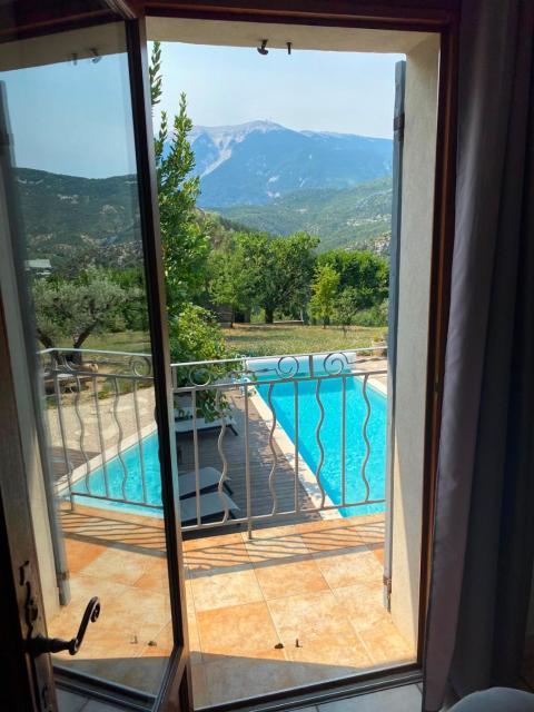 Chambre d'hôtes une fenêtre sur le Ventoux