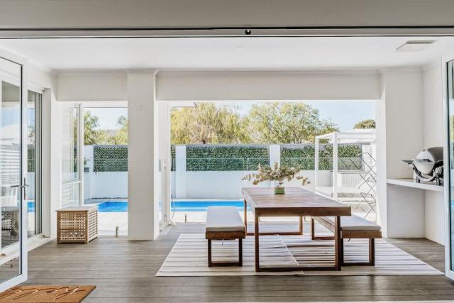 Sundrift - Sophisticated Beachside Retreat with Pool