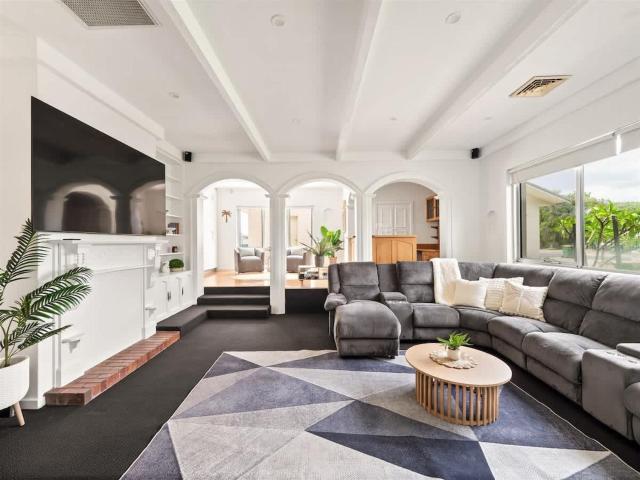 The Ranch - Beachside Pool Retreat with Tennis Court