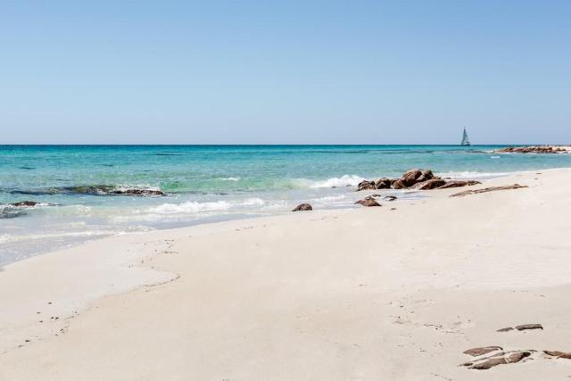 Mika Cabin - Breezy Family Haven, Easy Walk to Beach