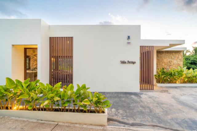 Villa Perrys 3BDR with Pool and Views