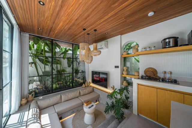 Savani - 3BR Chic Villa in Cemagi, Pool & Rooftop