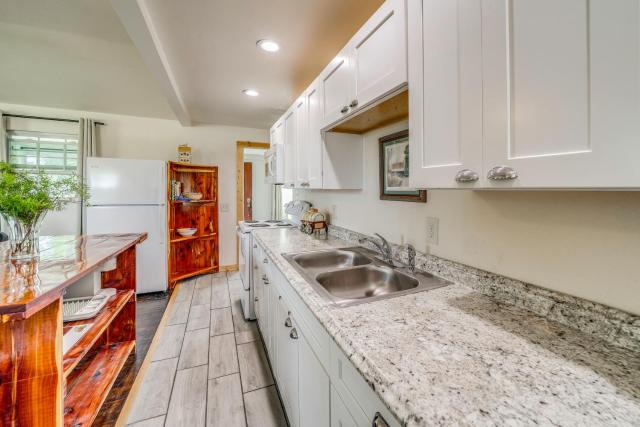 Recently Remodeled Route 66 Retreat! Claremore Gem