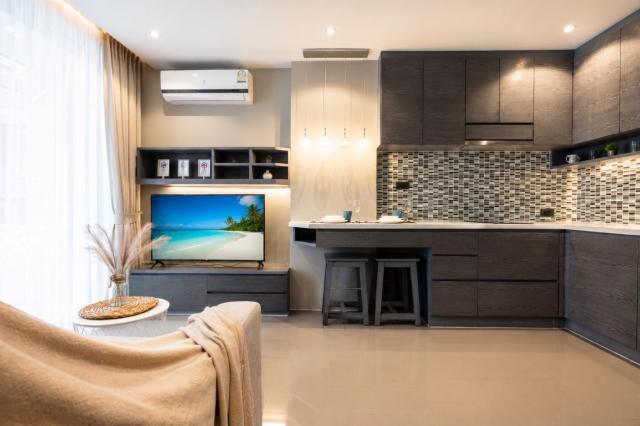 Suite Vista 1BR Rooftop Pool Citygate Kamala