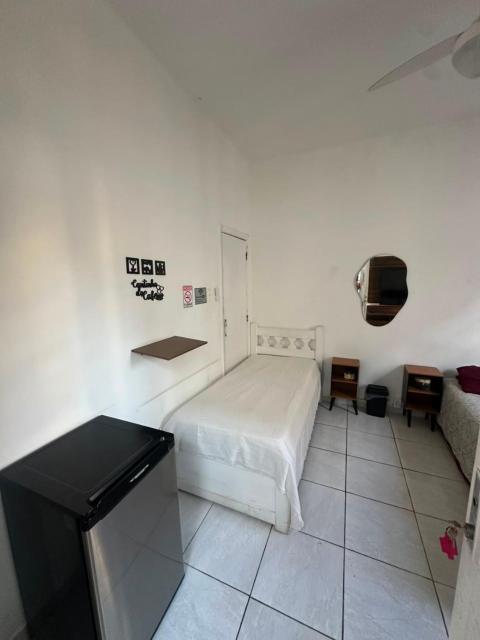 Quarto Copacabana próximo à praia e metro