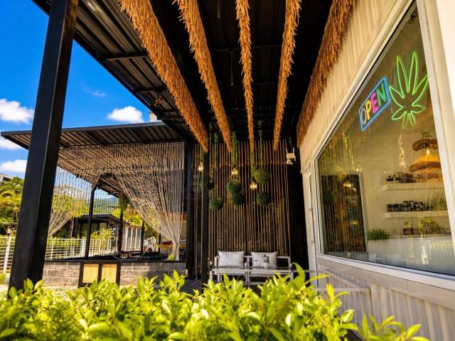 Smith & Appy Backpackers Hostel