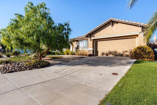 Monthly Stay Furnished room with swimming pool, Easy Parking in Peaceful Temecula Home