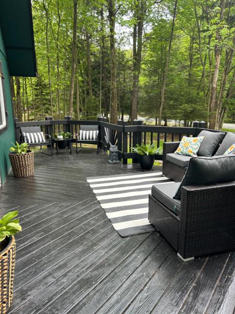 The Emerald Cabin