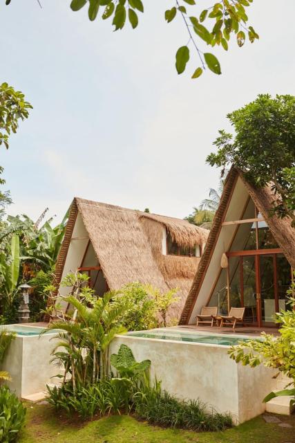 #1 Modern Tiny Villa w Private Pool in Kedungu