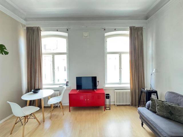 Elegant studio apartment in down town Helsinki