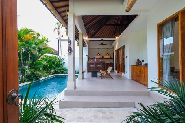 Luxury Umalas Villa with Private Pool - Kisah Kasih 2