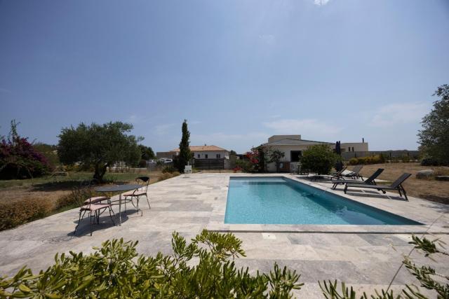 Villa Helychrisa