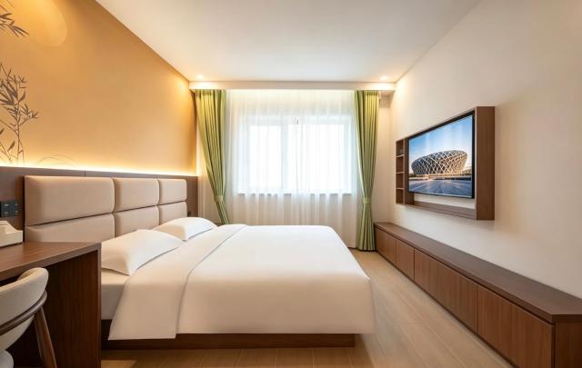 WingHaven Hotel Nearby Forbidden City, Yonghegong Lama Temple, free reservation of Tiananmen,near Siji Minfu Peking Duck 5 mins walk to Metro unlimited express collection, free laundry, free coffe tourist