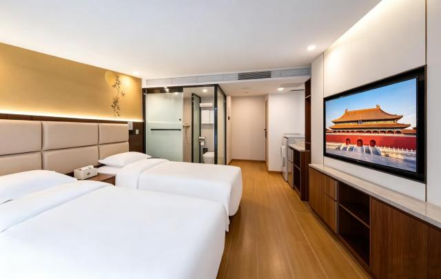 WingHaven Hotel Nearby Forbidden City, Yonghegong Lama Temple, free reservation of Tiananmen,near Siji Minfu Peking Duck 5 mins walk to Metro unlimited express collection, free laundry, free coffe tourist