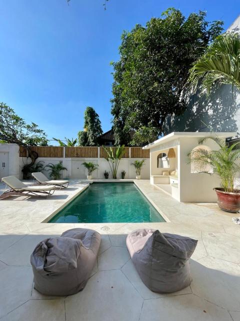 Stylish 3BR Villa with Large Pool Central Seminyak