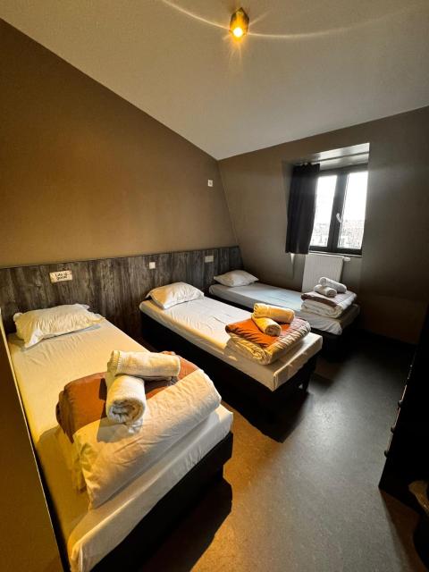 Brxxl 5 City Centre Hostel