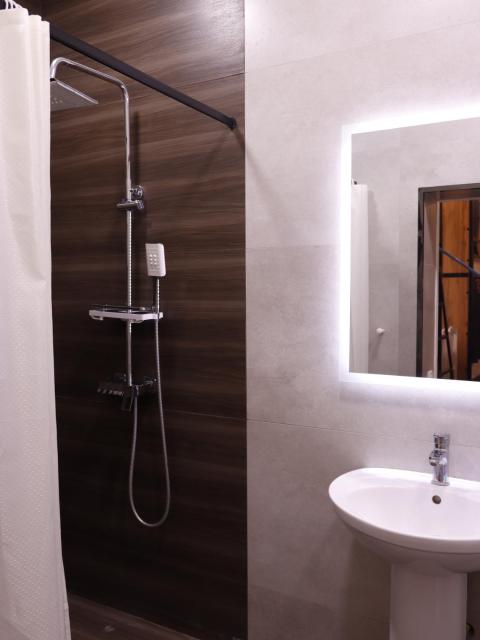 AL-BUKHARI Boutique Hostel
