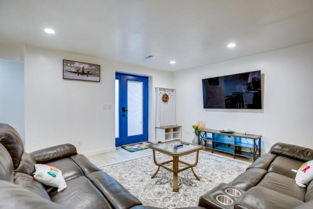 Stay Near Salt Lake, Hill AFB & Snowbasin!