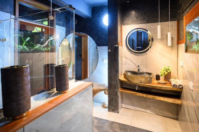 Unique architect-designed villa with pool, spa, 4 bedrooms
