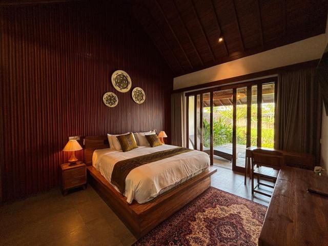 Luxury Wooden Villa Private Pool & Rice Field View