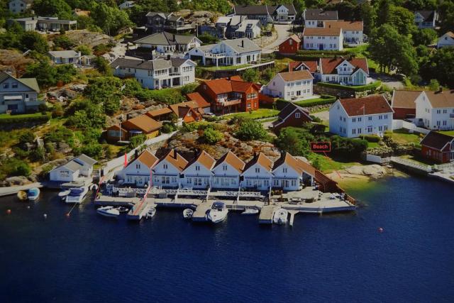 Idyllic cabin on the waterfront with boat rental