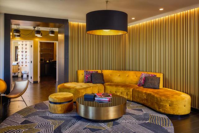 W Minneapolis - The Foshay