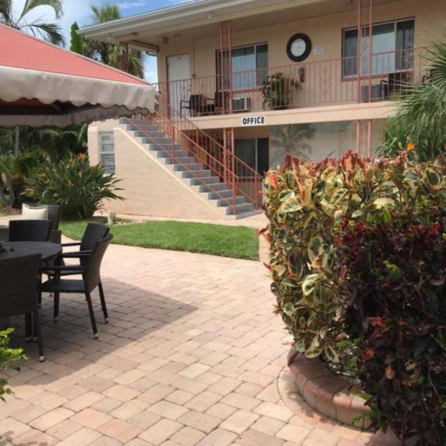 Beach Boutique Mini-Cottage and Pool