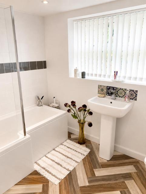 Two bed apartment, sleeps 5, ideal for work stays