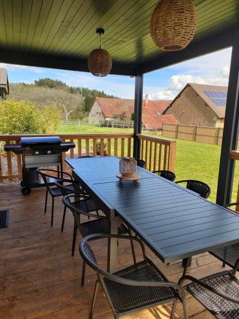 Chalet familial avec piscine chauffée, jeux et brasero- Morvan