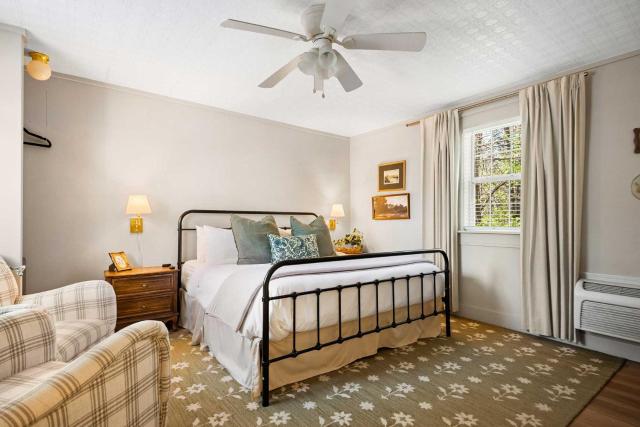 LMI -14- Glenn Falls Room: Summers Dream