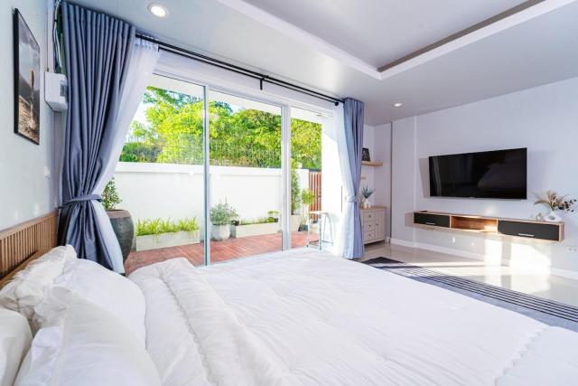 3BR Hillside Pool Villa Rooftop SeaViews