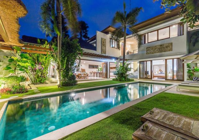 3BR Villa with AC Living & 12m Pool