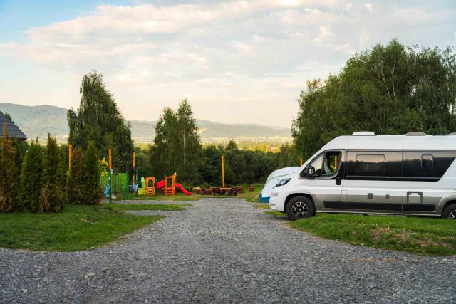 Slow Camp pod Bieniatka - namioty & Camper Park