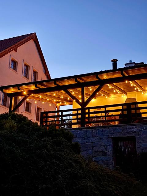Hotelový a jezdecký areál Dvůr Krutěnice