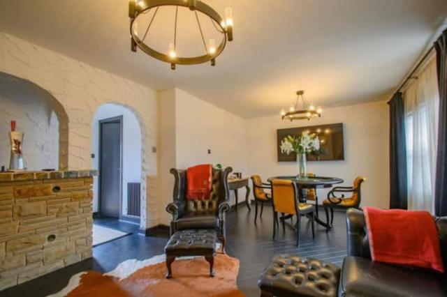 Spacious 2 bedroom house Sleeps 4 l On-Street Parking l The Cosy Corner Nationwide