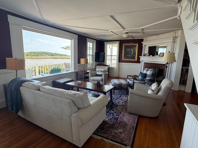 Oceanfront Maine Colonial Cottage