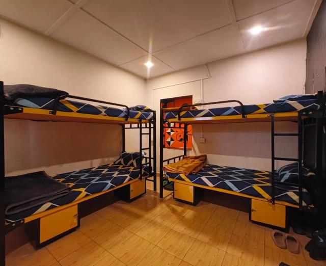 Rave Raja Co-Working Hostel