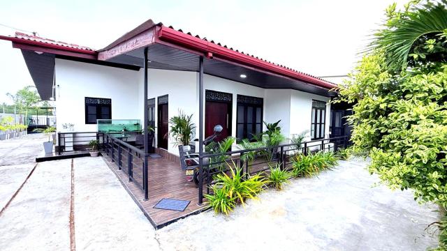 Sunset villa Swimming pool with Rooms