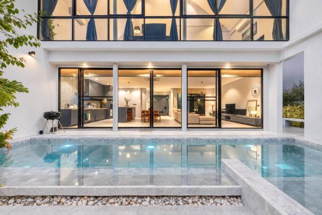 Granary Grand Haven by Chuly, 3BR Luxury Pool Villa in Bangtao