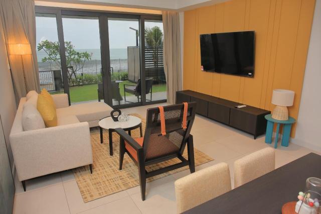 Beach Front Merissa Services Suite by Rimba Hill
