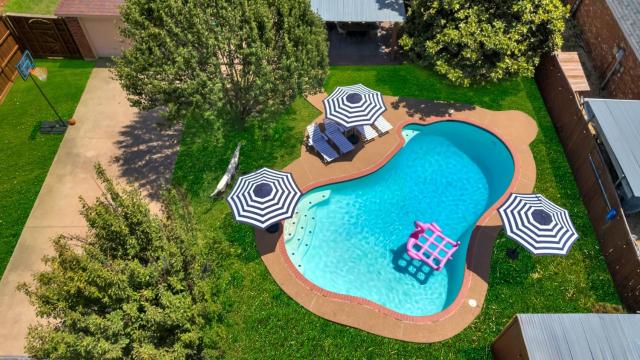 Luxury Retreat 6BR35BA Pool, Hot Tub & Game Room