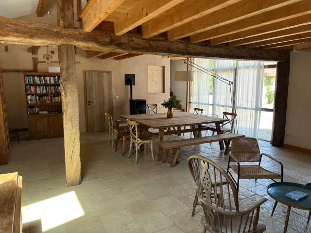 Ferme bressane 15 personnes avec piscine et grand parc