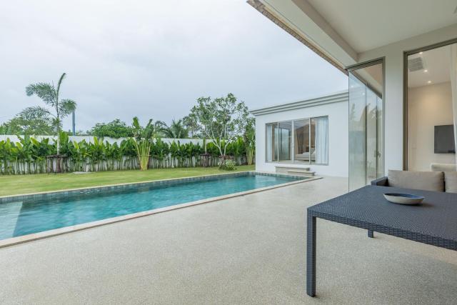 Tropical 4BR Private Pool Villa Phuket - Near Bang Tao & Laguna