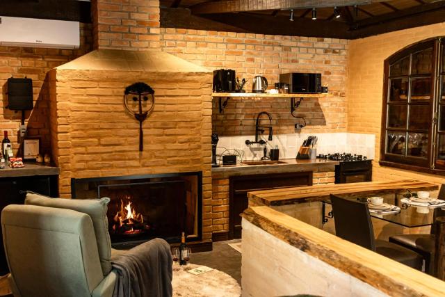 Chale da Pedra vidro, jacuzzi, lago, pet friendly