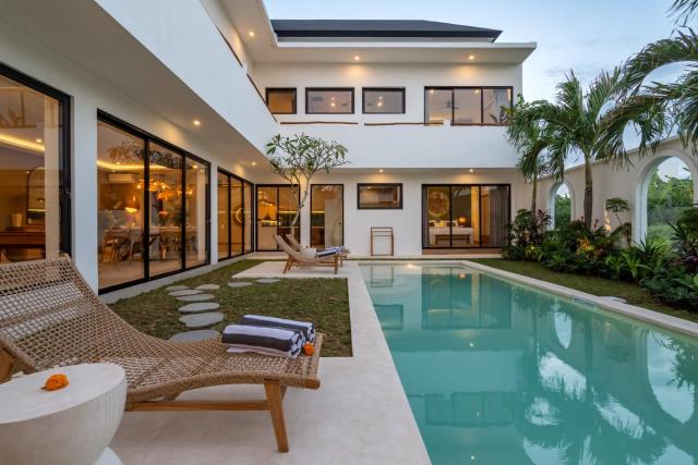 Villa Kaori - High End Luxury 5BR Villa with Private Pool in Canggu