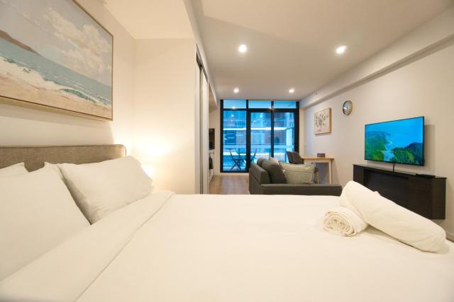 Beautiful Studio Apartment -Pool-Gym-Steam-Sauna