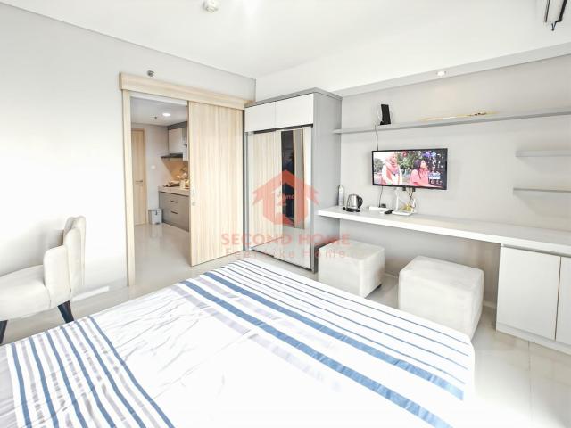 Modern 1BR Embarcadero Apt Bintaro Pool and Gym